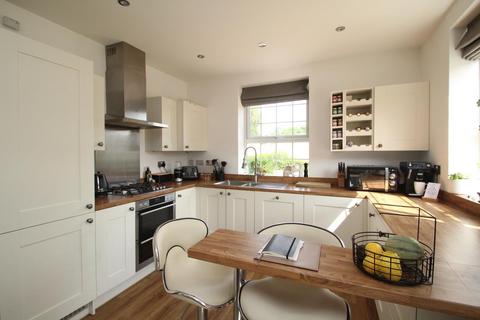 2 bedroom flat for sale, Woodlands Grove, Leeds, West Yorkshire, UK, LS16