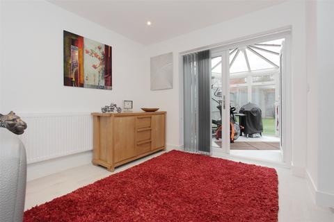 3a Lyde Close, Oakley, Basingstoke, RG23 7AW