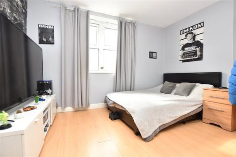 3 bedroom apartment for sale, 3 Heathcliffe Court, Bruntcliffe Road, Morley, Leeds, West Yorkshire