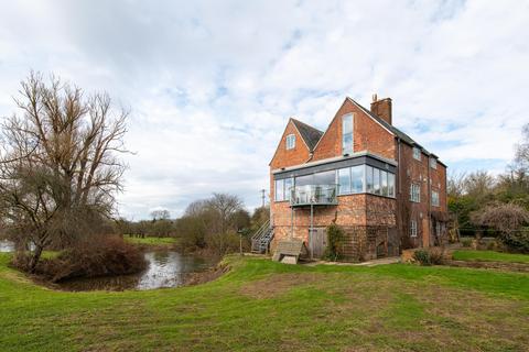 4 bedroom detached house for sale - Worcester Road, Chadbury, Evesham, Worcestershire, WR11