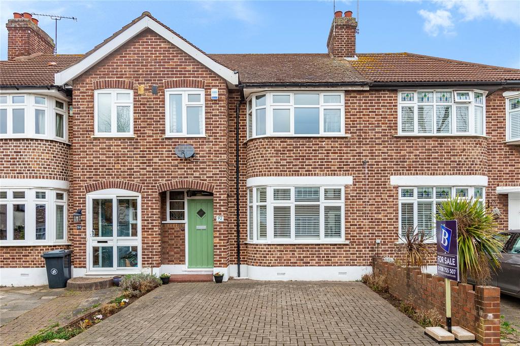 Woodfield Drive, Gidea Park, RM2 3 bed terraced house for sale £550,000