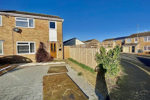 3 bedroom terraced house for sale, Fairmead Crescent, Rushden