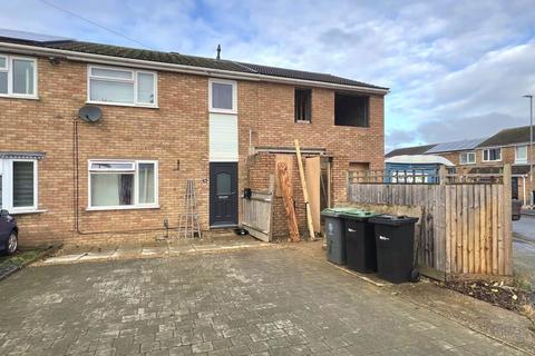 3 bedroom terraced house for sale, Fairmead Crescent, Rushden