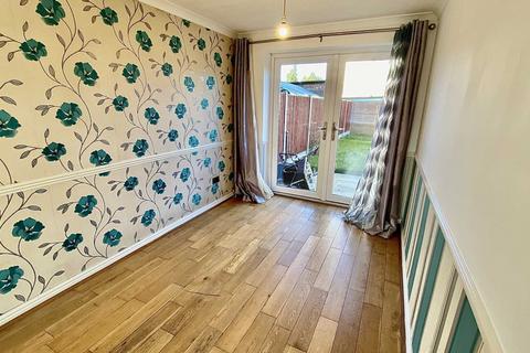 3 bedroom terraced house for sale, Fairmead Crescent, Rushden