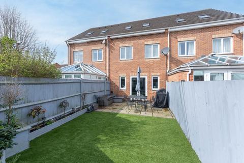 3 bedroom terraced house for sale, Wordsworth Gardens, Borehamwood