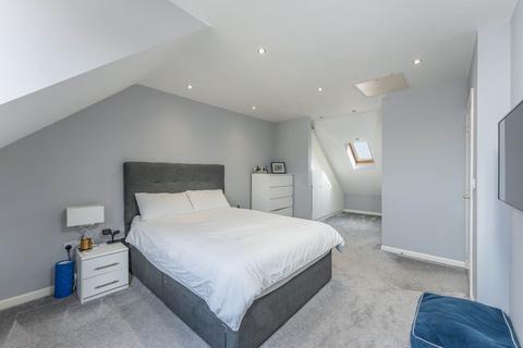 153 Coleridge Way, Borehamwood, WD6 2AF