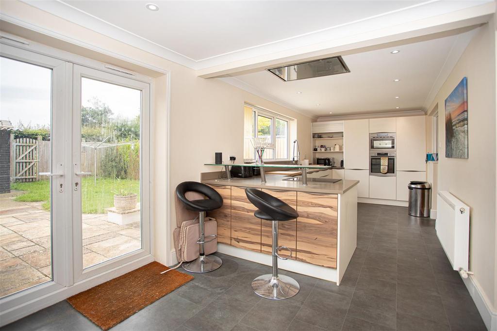 Kitchen / Breakfast Room