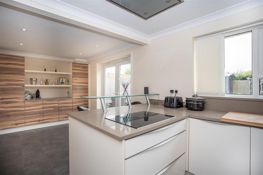 Kitchen / Breakfast Room