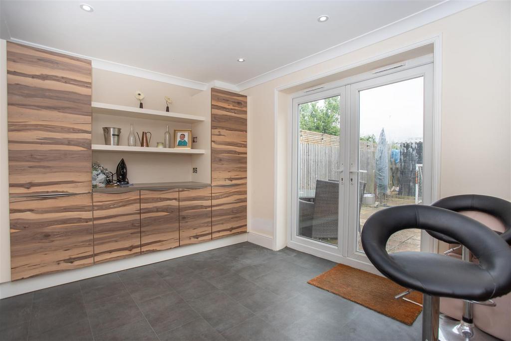 Kitchen / Breakfast Room