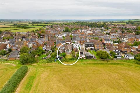 2 bedroom detached bungalow for sale, Frederick Street, Aylesbury HP18