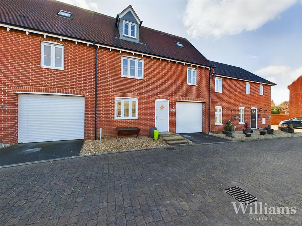 Chancellors Road, Aylesbury HP19 3 bed terraced house for sale £400,000