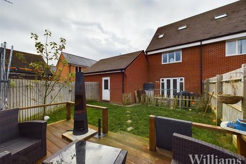 3 bedroom semi-detached house for sale - Ox Ground, Aylesbury HP18