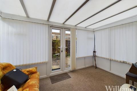 2 bedroom semi-detached bungalow for sale, Sandholme, Buckingham MK18