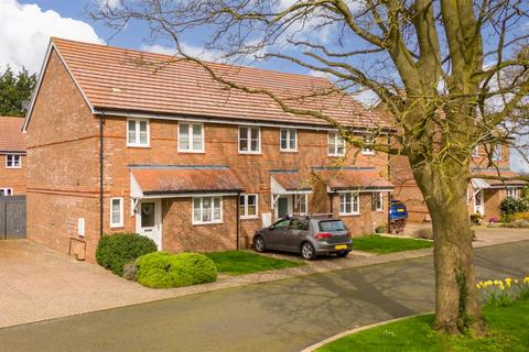 3 bedroom end of terrace house for sale - Oak Place, Aylesbury HP22