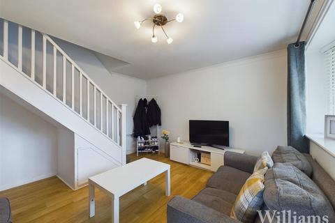 2 bedroom semi-detached house for sale, Miles End, Aylesbury HP21