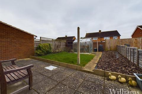 3 bedroom semi-detached house for sale, Greetham Road, Aylesbury HP21