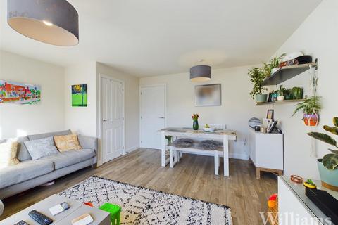 3 bedroom semi-detached house for sale - Coronet Road, Aylesbury HP22