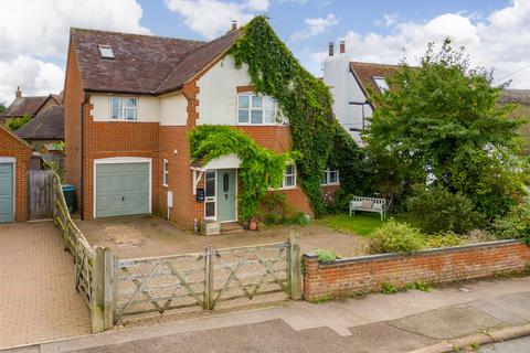 4 bedroom detached house for sale, Station Road, Aylesbury HP22