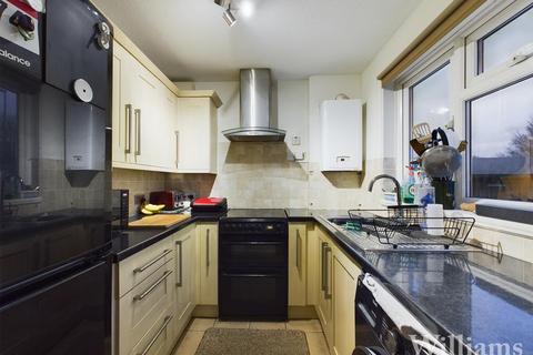 2 bedroom end of terrace house for sale - Meredith Drive, Aylesbury HP19
