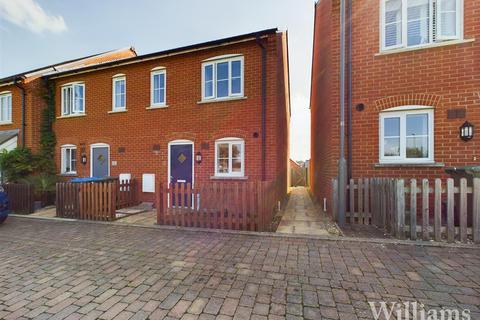 2 bedroom end of terrace house for sale, Beeston Lane, Aylesbury HP19