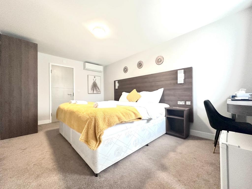 Hotel room 1 1200...