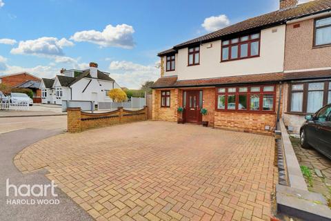 4 bedroom semi-detached house for sale, Church Road, Harold Wood