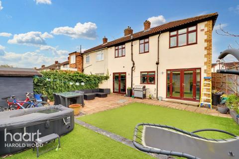 4 bedroom semi-detached house for sale, Church Road, Harold Wood