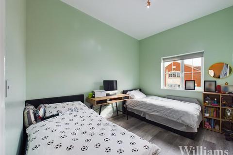 2 bedroom flat for sale, Knightsbridge Place, Aylesbury HP19