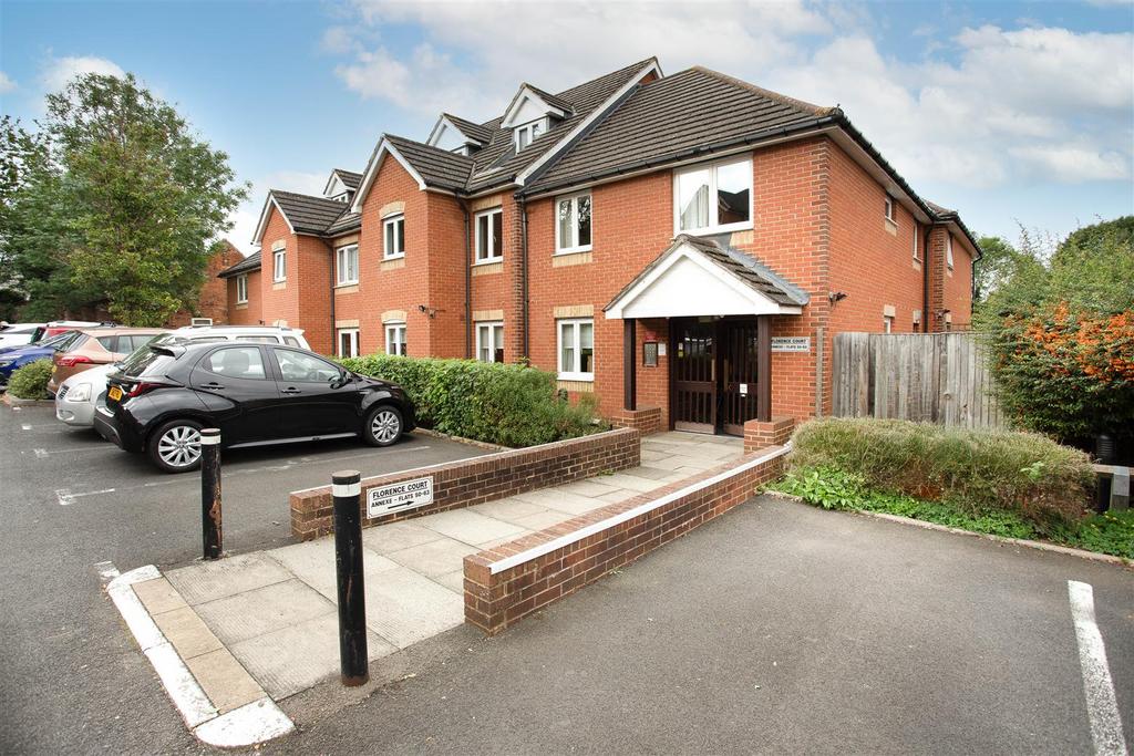 Willow Road, Aylesbury HP19 2 bed retirement property for sale £165,000