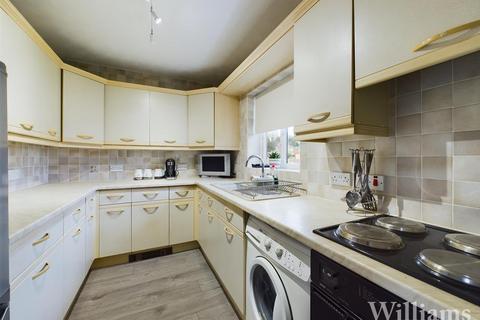 2 bedroom semi-detached bungalow for sale - Oxford Road, Aylesbury HP17
