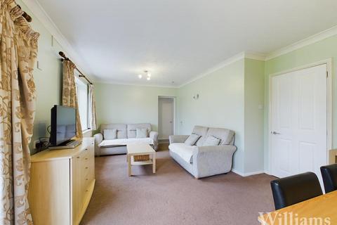 2 bedroom semi-detached bungalow for sale - Oxford Road, Aylesbury HP17