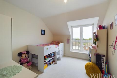 2 bedroom flat for sale, Bicester Road, Aylesbury HP19