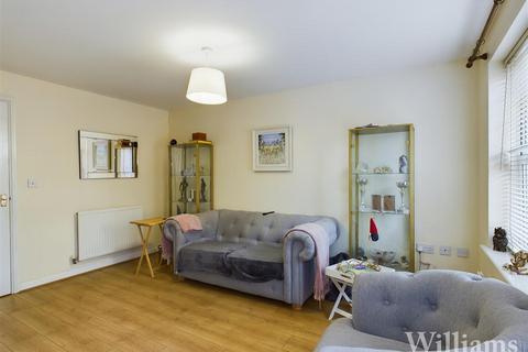 2 bedroom semi-detached house for sale, Brimmers Way, Aylesbury HP19