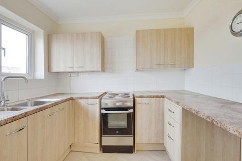 2 bedroom flat to rent - Eastwood Road, Rayleigh, SS6