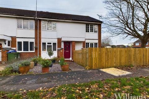 2 bedroom end of terrace house for sale, Lower Close, Aylesbury HP19