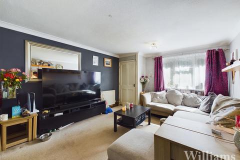 2 bedroom end of terrace house for sale - Lower Close, Aylesbury HP19