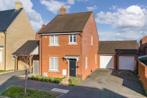3 bedroom detached house for sale - Laxton Road, Aylesbury HP18