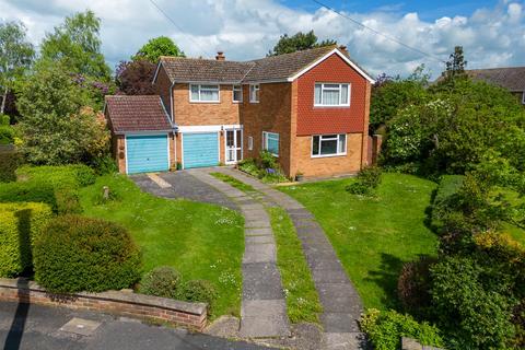 4 bedroom detached house for sale, Edgecombe Road, Aylesbury HP21