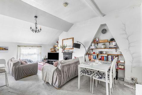 1 bedroom flat for sale, Rosemary Terrace, Rosemary Lane, Mortlake, SW14