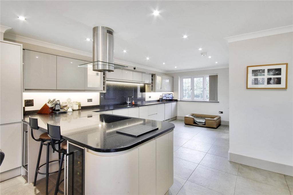Kitchen/Breakfast Rm