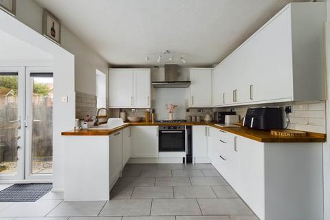 11 Grebe Close, Aylesbury, HP19 0YL