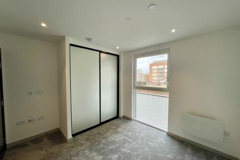 2 bedroom apartment to rent - Eden Grove, Staines Upon Thames, TW18