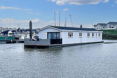 Hoo - 3 bedroom houseboat for sale