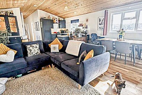 3 bedroom houseboat for sale, Vicarage Lane, Hoo ME3