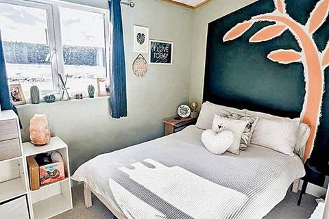 3 bedroom houseboat for sale, Vicarage Lane, Hoo ME3