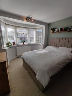 25 Welbeck Close, Epsom, KT17 2BJ