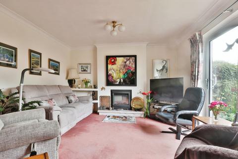 4 bedroom detached house for sale, Queens Drive, Cottingham,HU16 4EL
