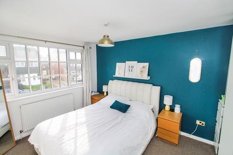 29 Ash Road, Crawley, RH10 1SG