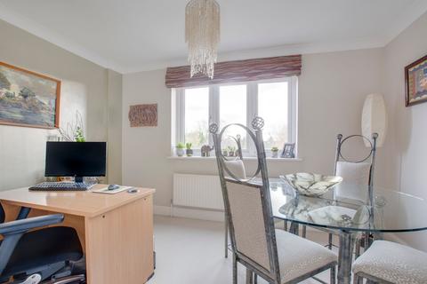 3 bedroom townhouse for sale, Groves Close, Bourne End, SL8
