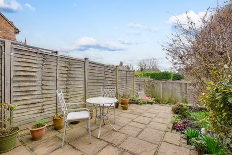 9 Groves Close, Bourne End, SL8 5JP